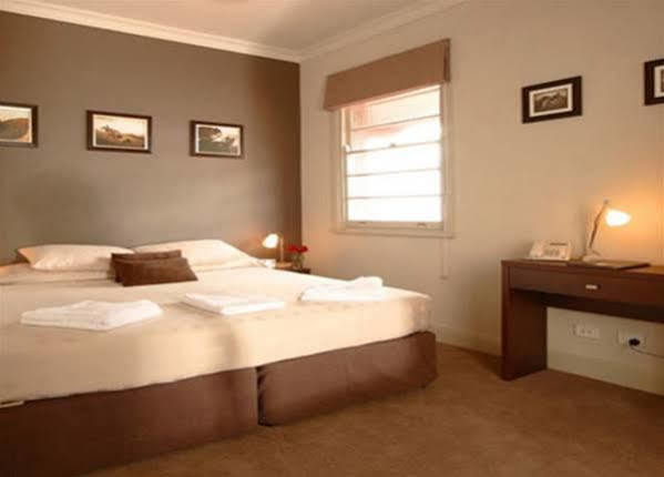 Royal Hotel กิมปี ภายนอก รูปภาพ